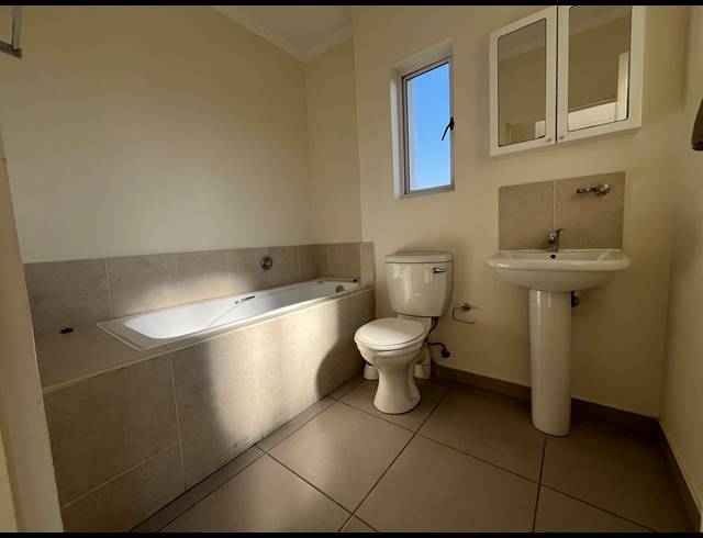 2 BEDROOM APARTMENT TO LET IN SHEFFIELD BEACH